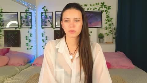 Kira online show from January 2025 07:03:01 PM