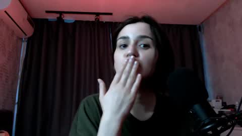 Snapshot of kira_yammy chatting on May 2026 12:29:02 AM Kira follow me online show from May 2026 12:29:02 AM