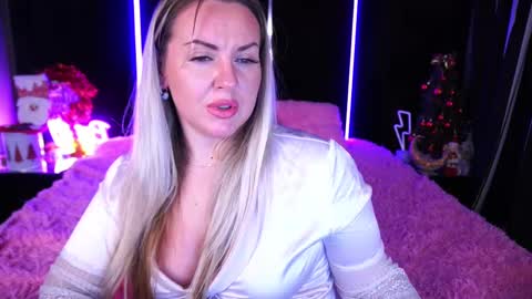 Snapshot of kiracandys chatting on January 2025 09:43:02 PM Kira online show from January 2025 09:43:02 PM