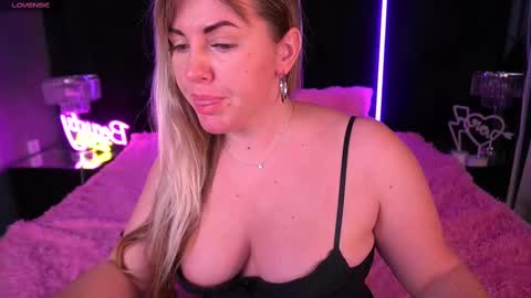 Snapshot of kiracandys chatting on March 2025 04:17:02 AM Kira online show from March 2025 04:17:02 AM