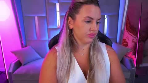 Snapshot of kiracandys chatting on September 2025 09:37:02 PM Kira online show from September 2025 09:37:02 PM