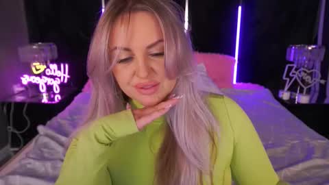 Snapshot of kiracandys chatting on October 2025 09:45:02 PM Kira online show from October 2025 09:45:02 PM