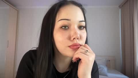 kirakira11 online show from April 2026 08:24:01 AM