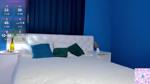 KiraSun online show from September 2025 12:29:01 PM