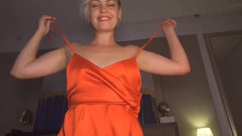 kirasunny online show from September 2025 07:49:01 PM