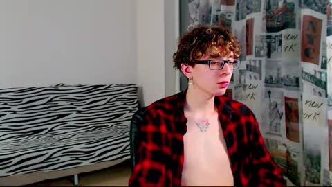 Snapshot of kiriae21 chatting on March 2025 08:01:02 PM Alan online show from March 2025 08:01:02 PM