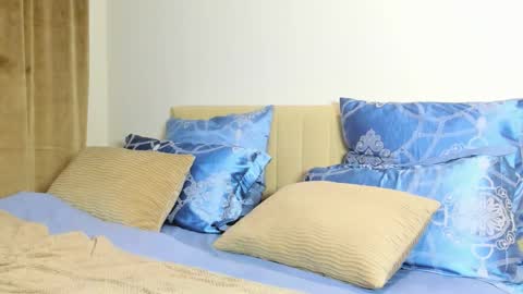 Kira online show from February 2026 07:40:01 PM