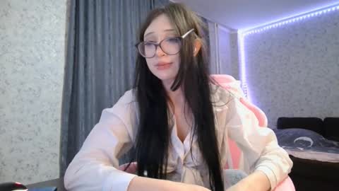 Snapshot of kirstievelasco chatting on September 2025 07:14:01 PM Nicole online show from September 2025 07:14:01 PM
