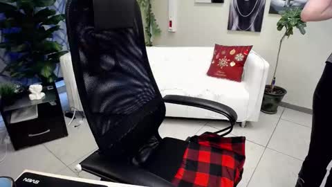 Louise online show from January 2026 08:51:02 AM