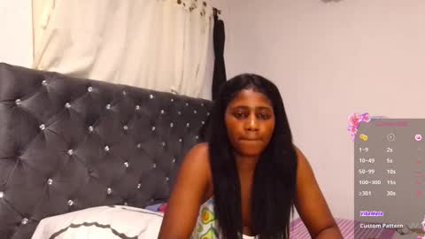 Violet  online show from October 2025 11:33:01 PM