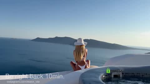 Alexandra online show from September 2025 07:13:01 PM