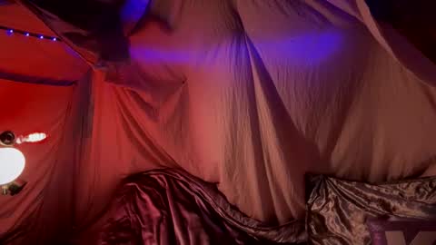 Snapshot of kissahsins chatting on December 2024 01:38:02 AM Kissah Kreampuff online show from December 2024 01:38:02 AM