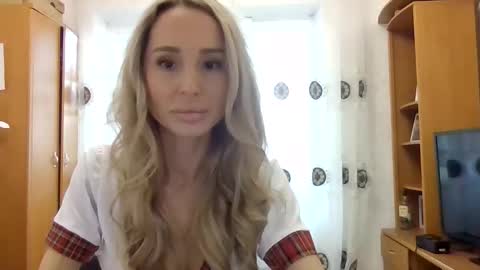 Snapshot of kissandbelle chatting on November 2025 07:19:01 AM kissandbelle online show from November 2025 07:19:01 AM