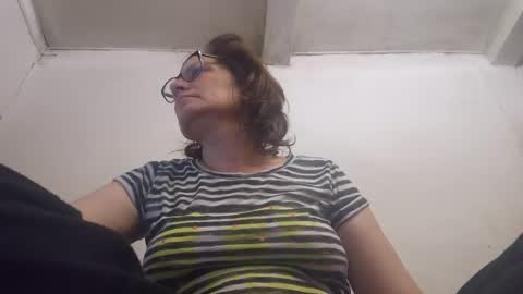 Snapshot of kissandvibe chatting on May 2026 06:39:01 PM kissandvibe online show from May 2026 06:39:01 PM
