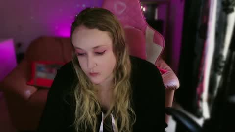 kissica online show from February 2025 02:48:02 PM