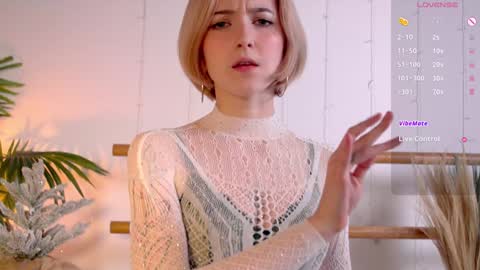 Snapshot of kisskiss_muah chatting on December 2024 05:22:02 PM Kate  online show from December 2024 05:22:02 PM