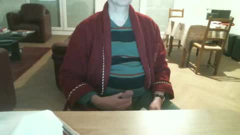 Snapshot of kisslog1 chatting on December 2024 03:53:02 PM kisslog1 online show from December 2024 03:53:02 PM