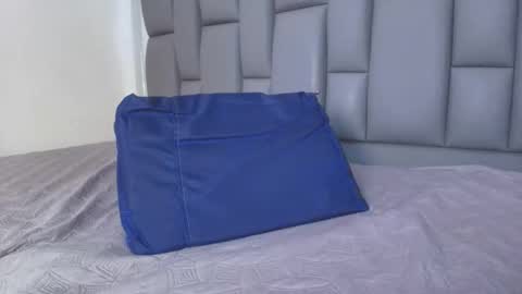 BELLA FLAME online show from January 2026 07:08:01 PM