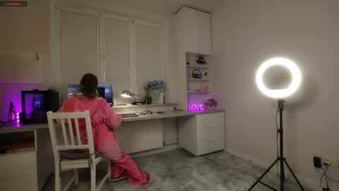 Snezhana online show from November 2025 02:30:01 PM