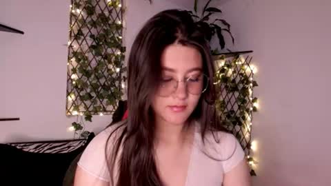 Snapshot of kisstarxxx chatting on August 2026 04:26:01 AM Helena and Brad online show from August 2026 04:26:01 AM