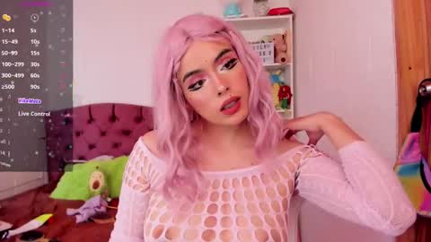 Snapshot of kit_kat_10 chatting on February 2025 09:24:02 PM Lily online show from February 2025 09:24:02 PM