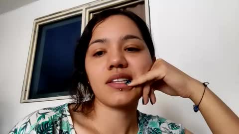 Snapshot of kitcatdreams chatting on April 2026 04:23:01 PM kitcatdreams online show from April 2026 04:23:01 PM