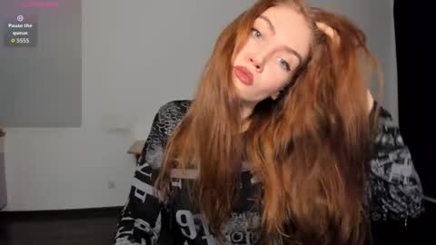 Snapshot of kitsunemoon chatting on September 2025 10:24:02 PM Kitsune online show from September 2025 10:24:02 PM