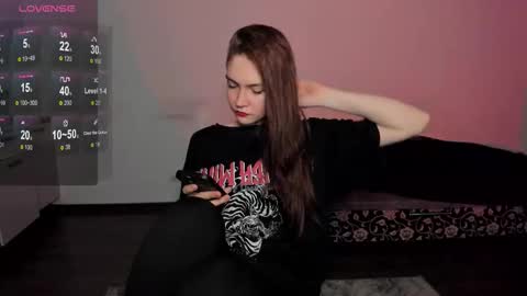 Snapshot of kitsunemoon chatting on February 2026 09:43:01 PM Kitsune online show from February 2026 09:43:01 PM