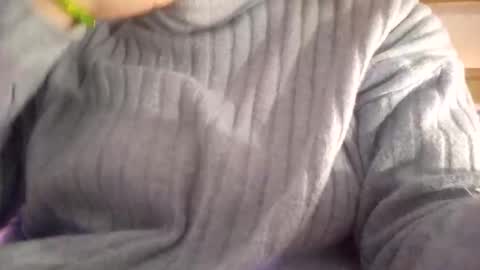 Snapshot of kitsuneniki chatting on January 2026 07:48:02 PM kitsuneniki online show from January 2026 07:48:02 PM