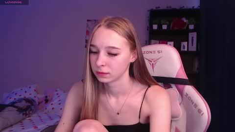 Snapshot of kitsuneyx chatting on May 2026 11:43:02 PM kitsuneyX online show from May 2026 11:43:02 PM