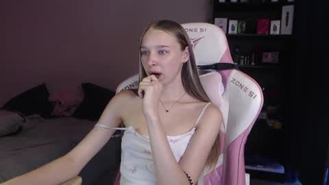 Snapshot of kitsuneyx chatting on July 2026 11:53:01 PM kitsuneyX online show from July 2026 11:53:01 PM