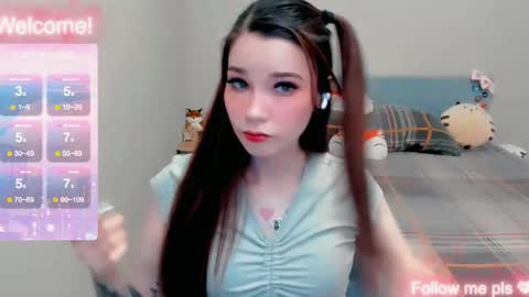 Snapshot of kitten_alisa chatting on December 2025 07:43:01 PM Alissa online show from December 2025 07:43:01 PM