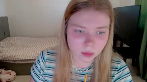 Jennyblonde and Emmabrunette online show from July 2026 05:17:01 PM