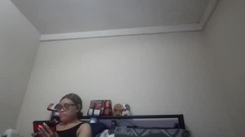 Snapshot of kittendiva42 chatting on May 2026 01:43:02 AM kittendiva42 online show from May 2026 01:43:02 AM