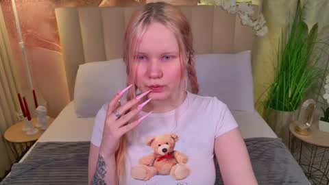 kittenxoann online show from April 2026 05:39:01 PM