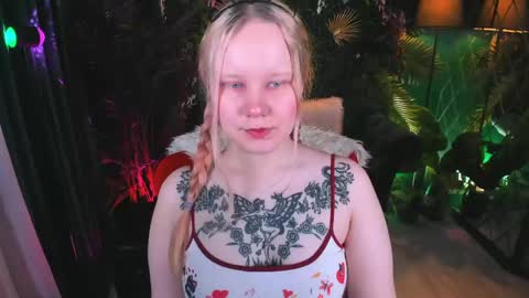 Snapshot of kittenxoann chatting on April 2026 05:40:01 PM kittenxoann online show from April 2026 05:40:01 PM