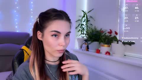 Snapshot of kittie_bear chatting on October 2025 07:17:02 AM Veronica online show from October 2025 07:17:02 AM