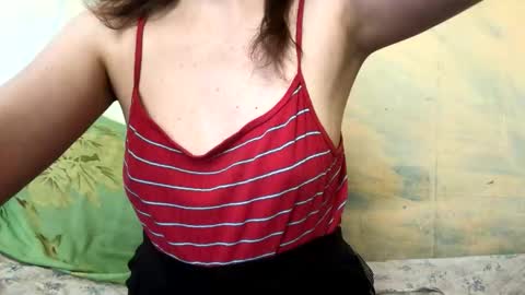 Snapshot of kittie_creme chatting on May 2026 12:09:02 PM Kittie Creme online show from May 2026 12:09:02 PM