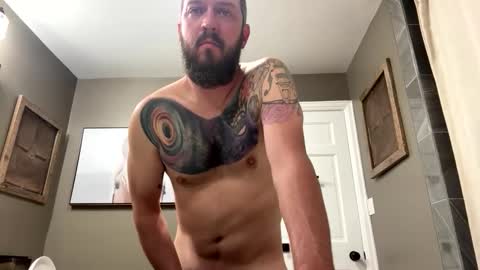 kittmatt31 online show from May 2026 01:47:01 AM