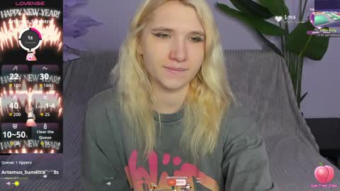 Snapshot of kitty_blondy chatting on April 2026 02:17:02 AM kitty blondy online show from April 2026 02:17:02 AM