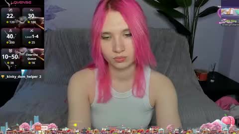 Snapshot of kitty_blondy chatting on April 2026 02:40:02 PM kitty blondy online show from April 2026 02:40:02 PM