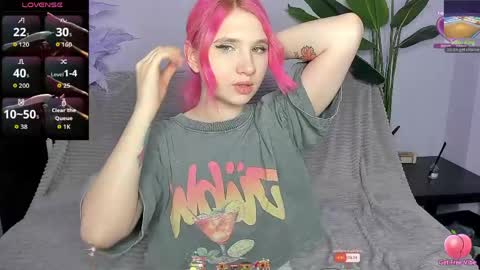 Snapshot of kitty_blondy chatting on April 2026 01:52:01 AM kitty blondy online show from April 2026 01:52:01 AM
