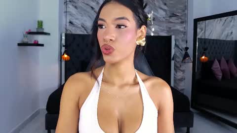 Snapshot of kitty_collins_ chatting on June 2026 11:59:01 AM Kitty online show from June 2026 11:59:01 AM