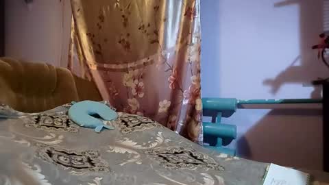 Snapshot of kitty_crystal_ chatting on November 2025 05:00:02 AM Kitti online show from November 2025 05:00:02 AM