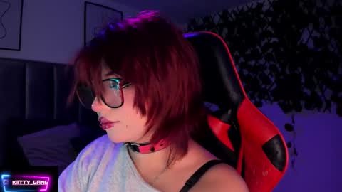 Camila online show from October 2025 02:01:02 AM