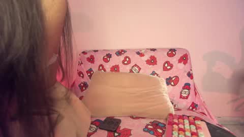 Snapshot of kitty_kryss chatting on May 2026 01:06:01 PM kitty_kryss online show from May 2026 01:06:01 PM