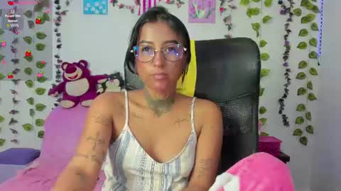 Snapshot of kitty_moon2 chatting on June 2026 03:25:01 AM Kitty online show from June 2026 03:25:01 AM