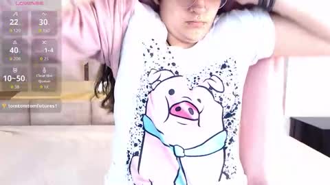 Snapshot of kitty_ravee chatting on September 2025 01:47:01 PM Kitty Rave online show from September 2025 01:47:01 PM