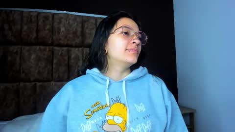 Snapshot of kitty_ravee chatting on September 2025 12:32:02 PM Kitty Rave online show from September 2025 12:32:02 PM