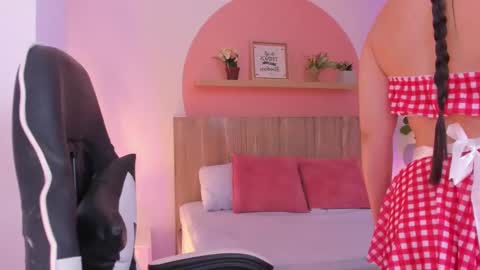 Snapshot of kitty_sweeety_ chatting on September 2025 01:02:01 PM K I T T Y online show from September 2025 01:02:01 PM
